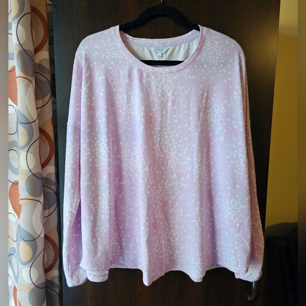 Crown & Ivy Pink and White Patterned Top Size Large